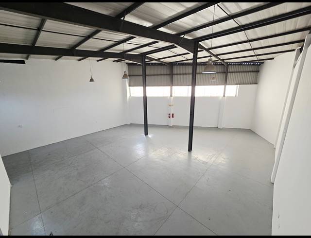 363M² WAREHOUSE TO LET IN OLIVEDALE